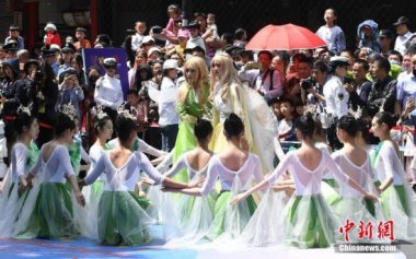 各种动漫表芭乐视频APP下载黄色污演现场上演