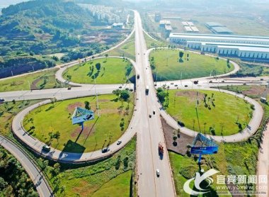  市政交通方面：盐坪坝长江大桥、打营盘山隧道、新芭乐视频在线观看在线下载机场东连接线、金沙江大道二期、三期等项目全力推进；宜宾西高铁站