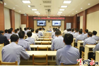 深入推进扫黑除恶芭乐视频APP下载黄色污专项斗争的关键时刻